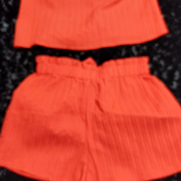 Red Ruffled Top and Shorts Set - Picture 4 of 5